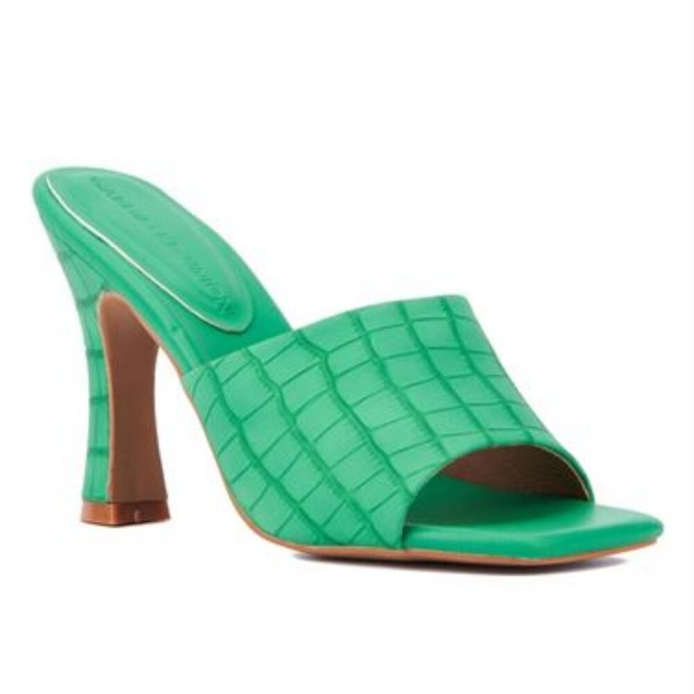 NWT - Gabrielle Union Women's Dayanara One Band Sandal - Size 9 - Green